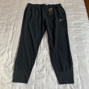 Nike Swift Run Slim Fit Mid Rise Running Pants Women’s Large NWT Black